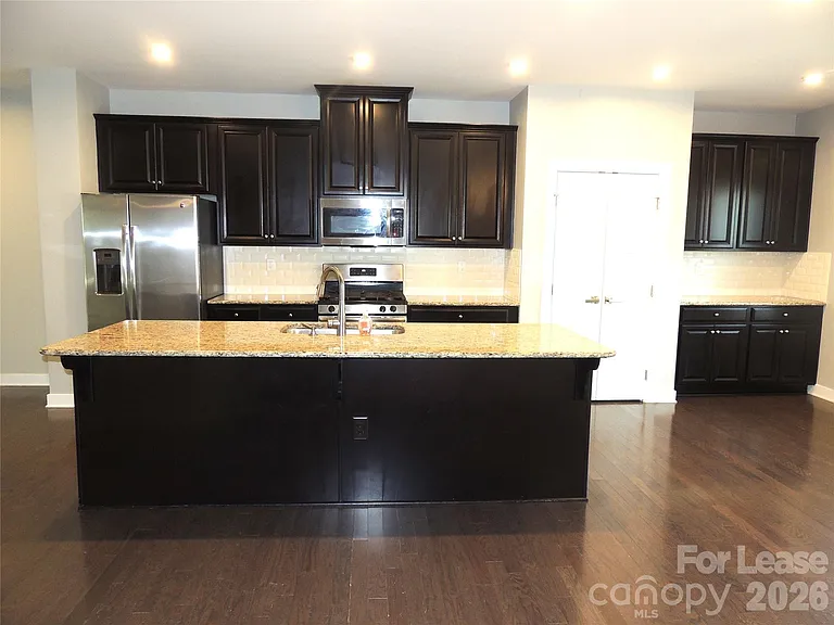 1912 Catkin Ln — Photo 6