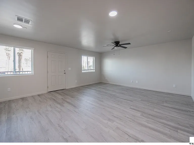 2121 W Adams St #B-B202 — Photo 9