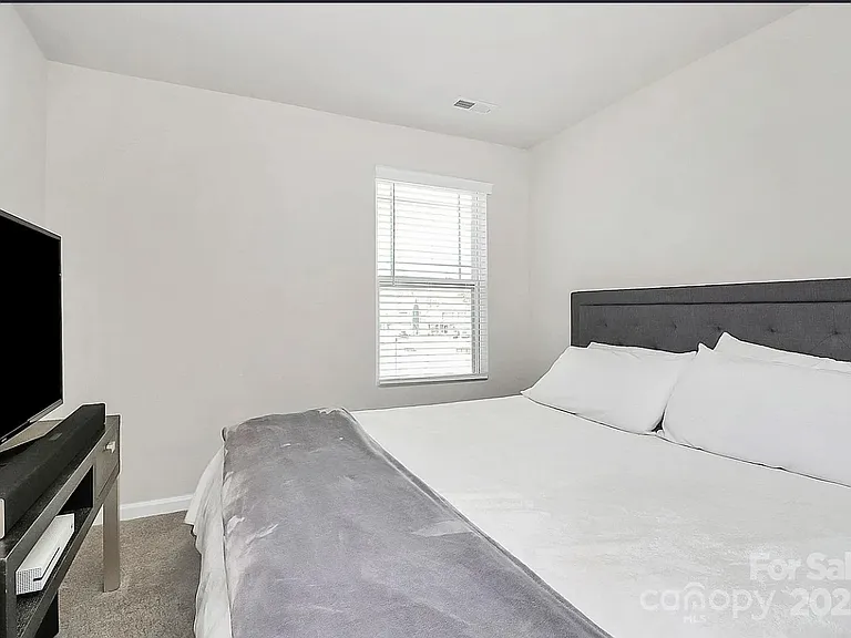 16042 Red Buckeye Ln — Photo 16