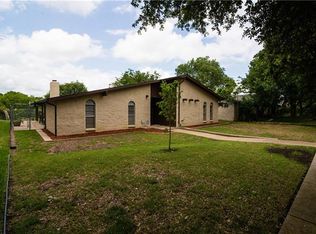 3123 Oak Hill Rd, Carrollton, TX 75007