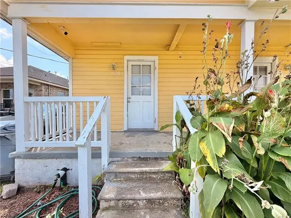 5129 Oak Dr, Marrero, LA 70072