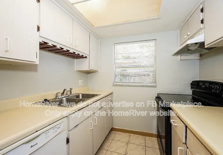 1323 Mill Creek Pl — Photo 6