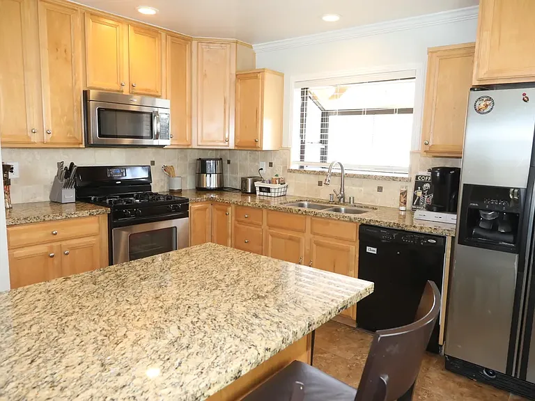 21111 Winterset Dr — Photo 4