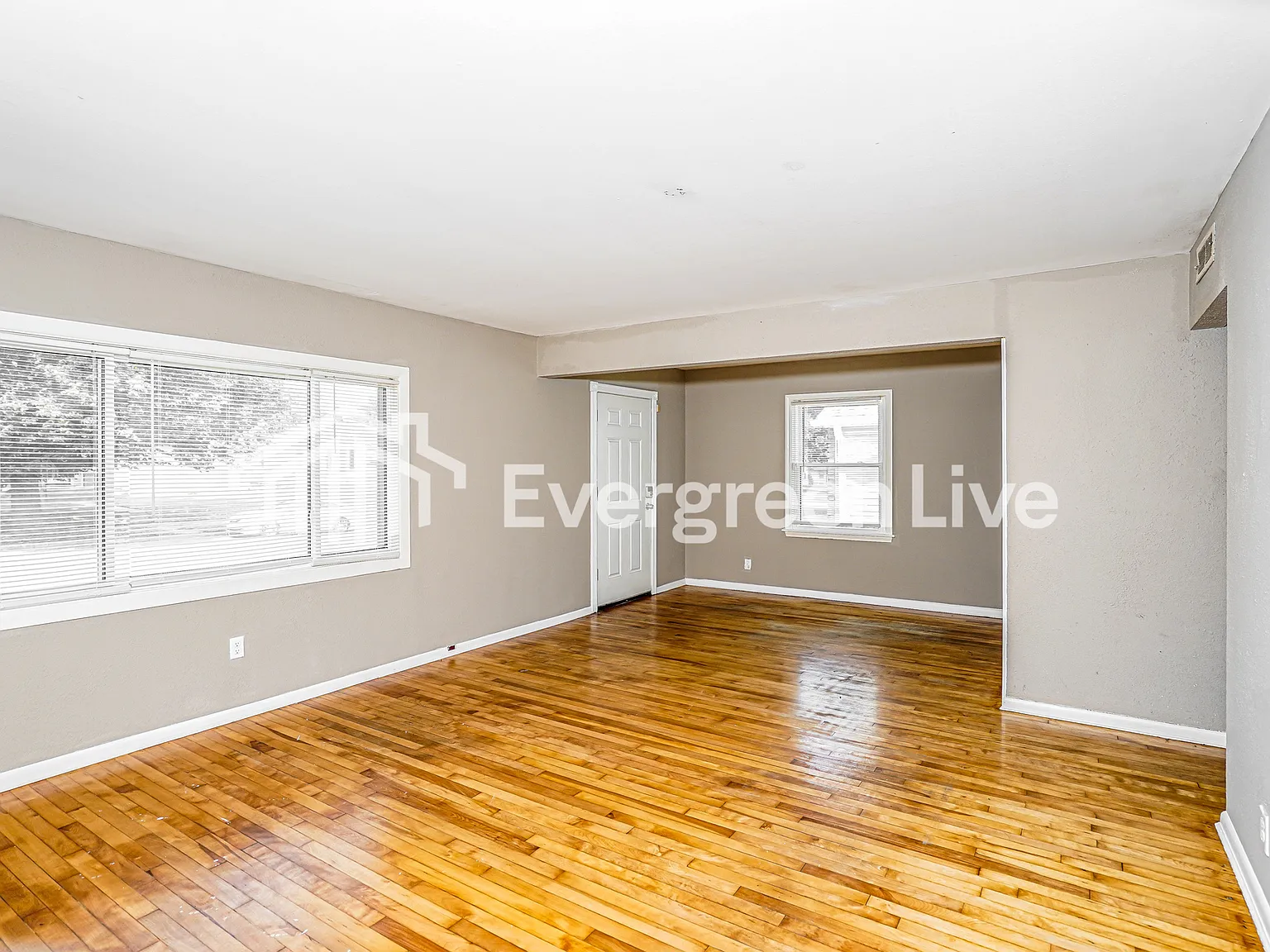 3 bed, 1.0 bath, 1056 sqft, $1,495 — Photo 3
