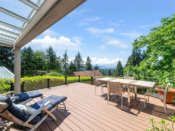 3961 Saint Albans Ave, North Vancouver, BC V7N 1S9