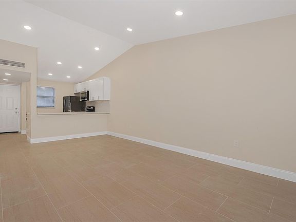 3rd image of 9951 Nob Hill Pl #9951