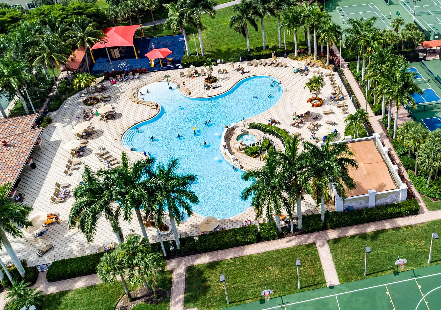 Stunning First-Floor 2 Bedroom, 2 Bath Condo in Bella Terra Resort-Style Living in Lee County, Fl... — Photo 2