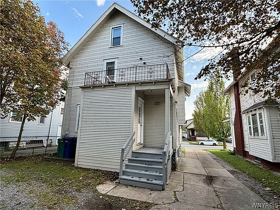 4th image of 176 Winspear Ave