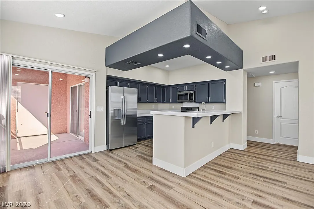 2 bed, 2.0 bath, 1204 sqft, $1,625 — Photo 4