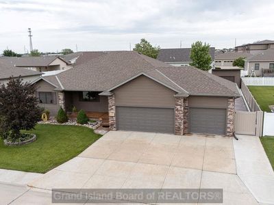 1135 Stonewood Ave, Grand Island, NE, 68803