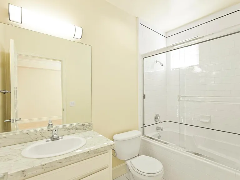 13940 Moorpark St #104 — Photo 6