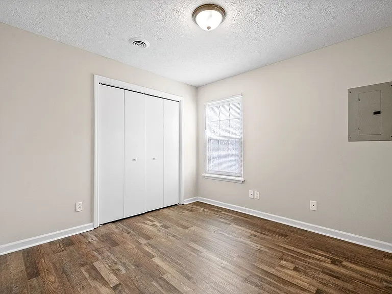 Tower Drive-3243/3244 — Photo 19