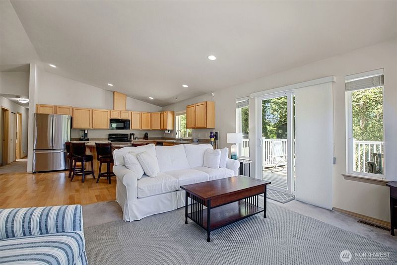 3rd image of 7977 E Clam Bay Court