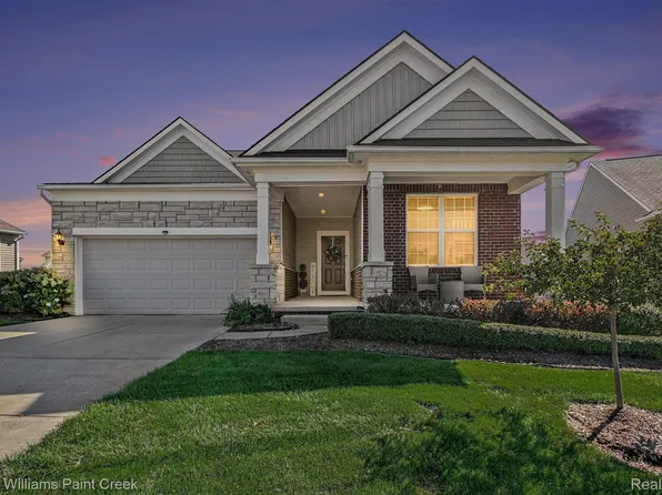 1270 Lark St, Lake Orion, MI 48360