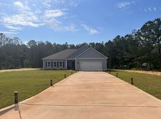 141 Fenwick Manor Dr, Lagrange, GA 30241