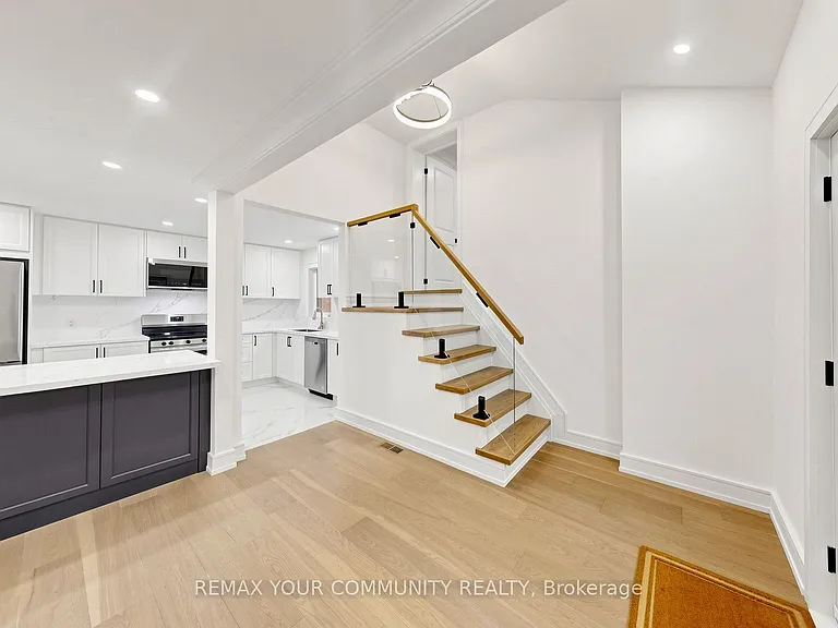 275 Betty Ann Dr — Photo 13
