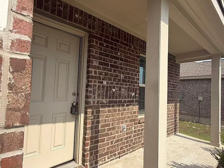405 Laurenbrooke Dr — Photo 3