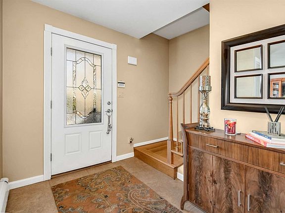 4th image of 32 Cherry Ct