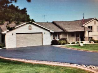 N6386 Woodridge Dr, Elkhorn, WI 53121