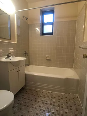 Rented by Kew Forest Realty Inc | media 23