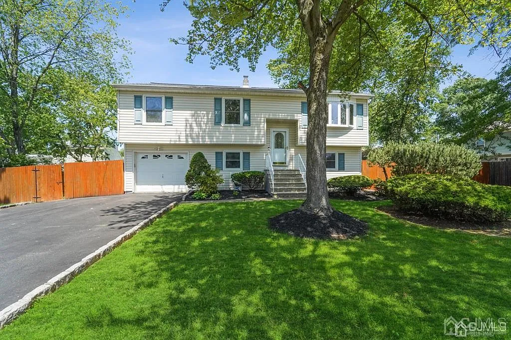 7 Gibson St photo 1