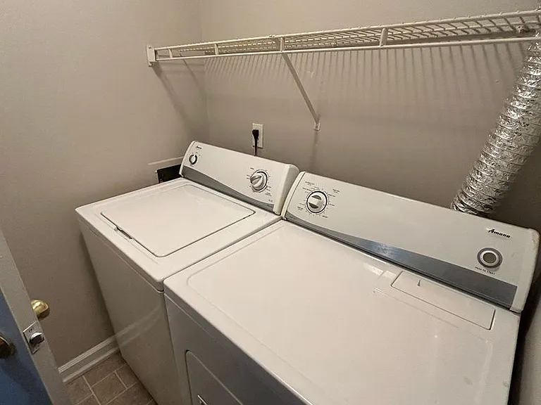 Candlelite Apartments — Photo 101