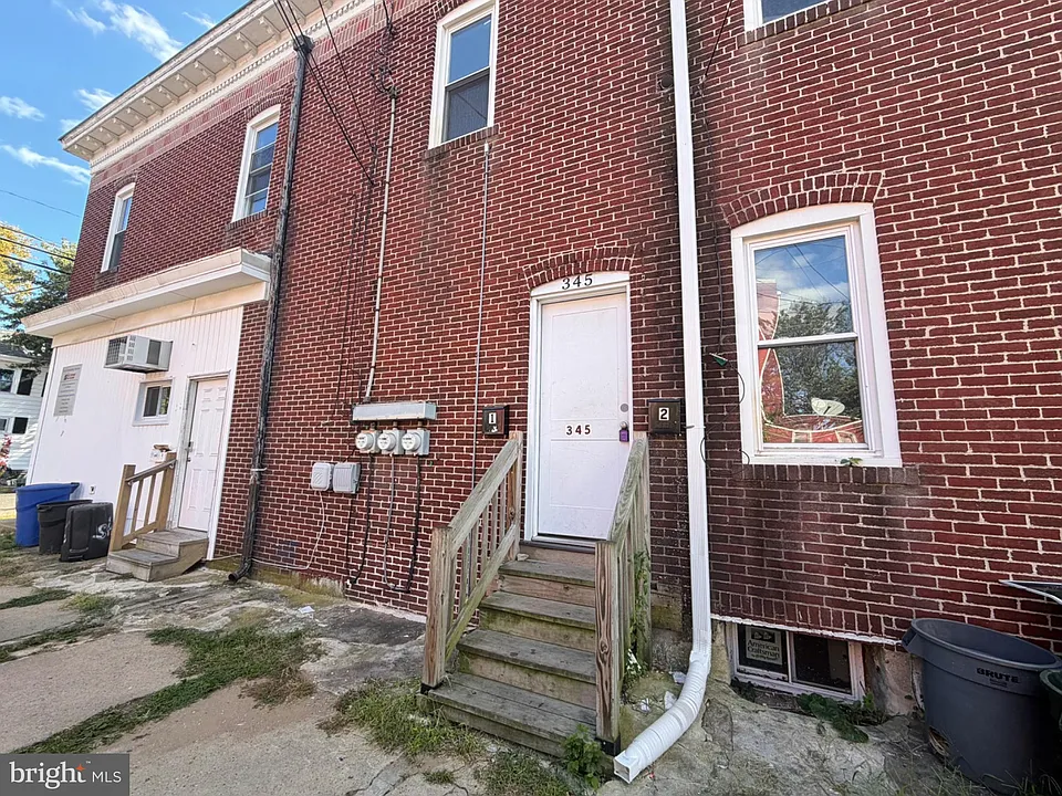 345 Woodland St #2
