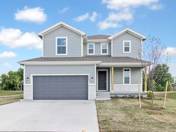 10295 Lucca Ln, Peculiar, MO 64078