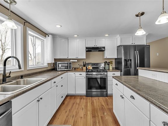 3rd image of 7444 Sand Hill Rd