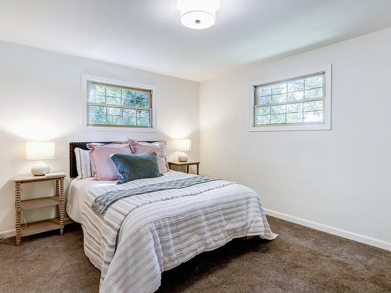 2560 Iron Springs Rd — Photo 24
