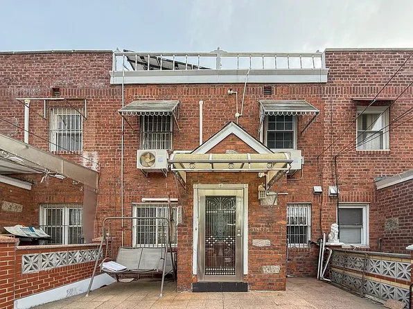 60-05 150th St #1, Flushing, NY 11355