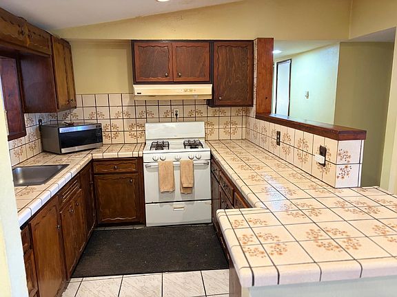 3rd image of 27864 Mandarin Ave