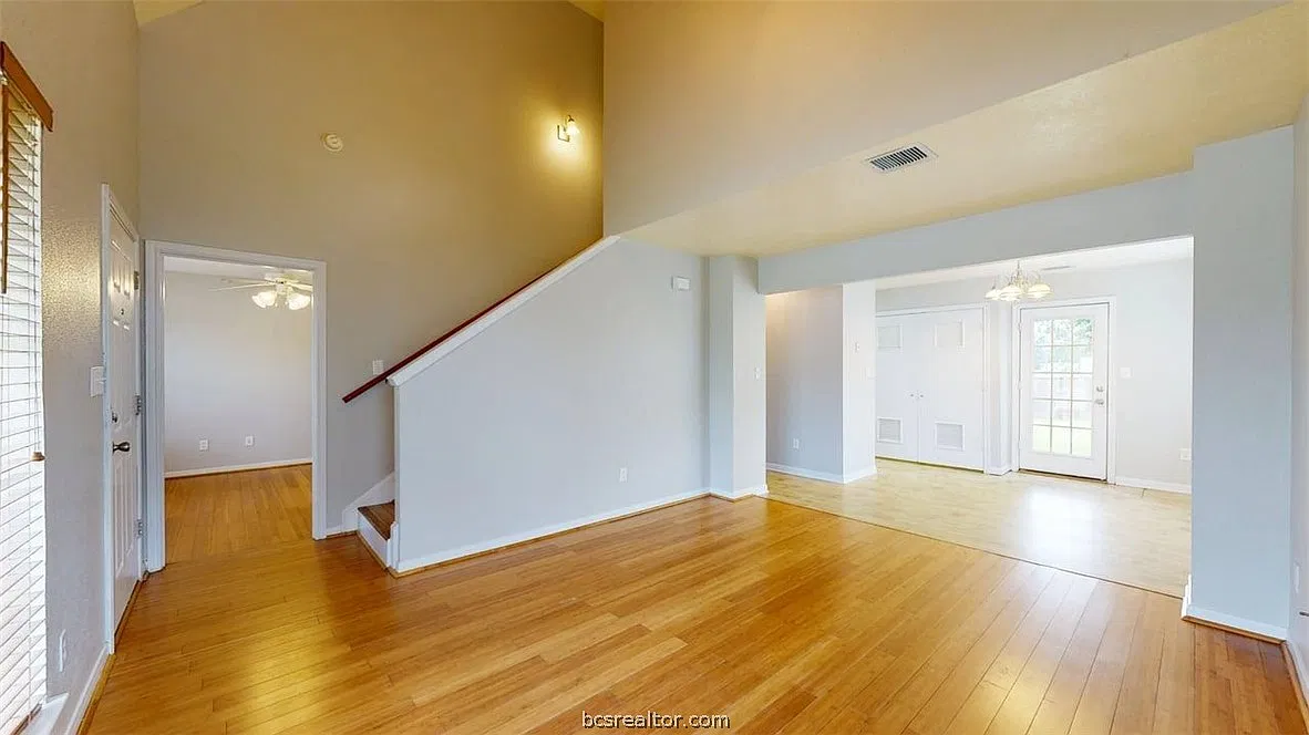 4 bed, 3.0 bath, 1536 sqft, $2,100 — Photo 2