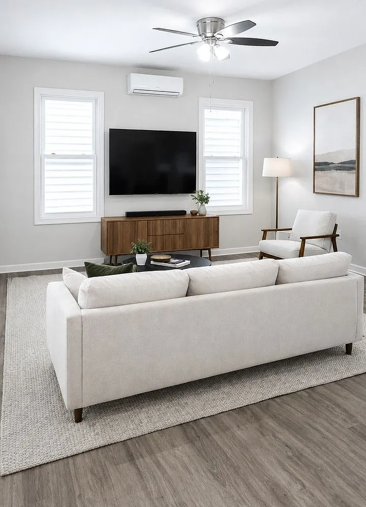 Brand New Luxury 3BR Top Floor Apartment | Washer/Dryer | Easy NYC Commute | Pet Friendly — Photo 1