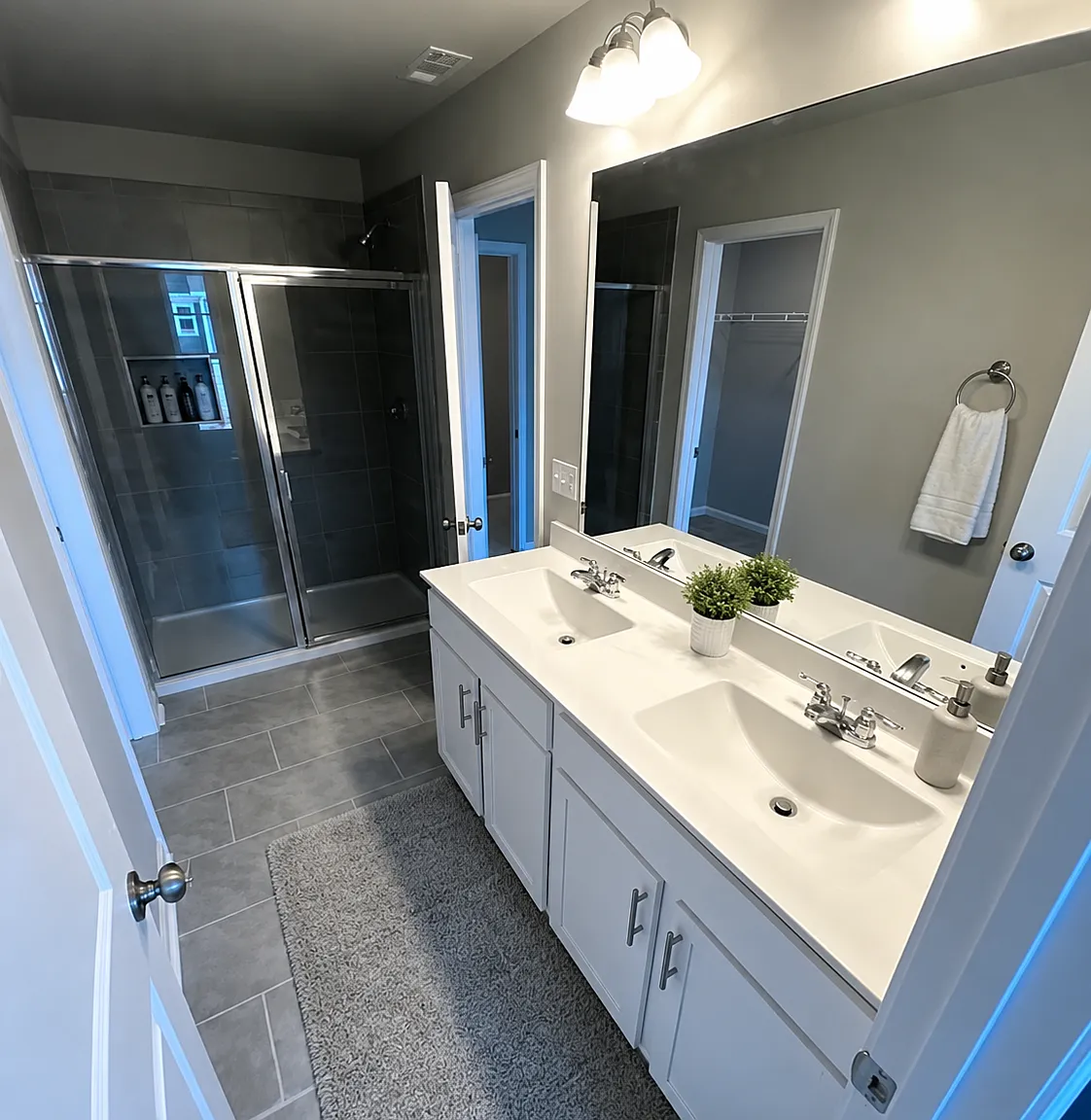 4 bed, 1797 sqft, $7,800 — Photo 2