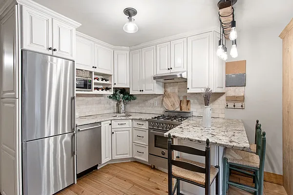 Sold by HomeDax Real Estate | media 7