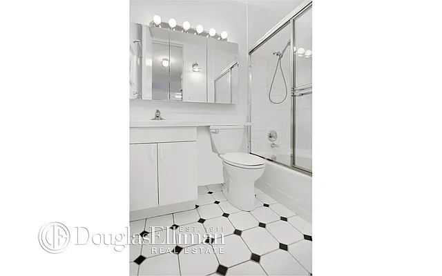 Sold by Douglas Elliman | media 24