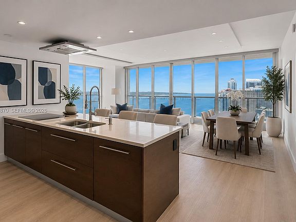 4th image of 495 Brickell Ave APT 3601