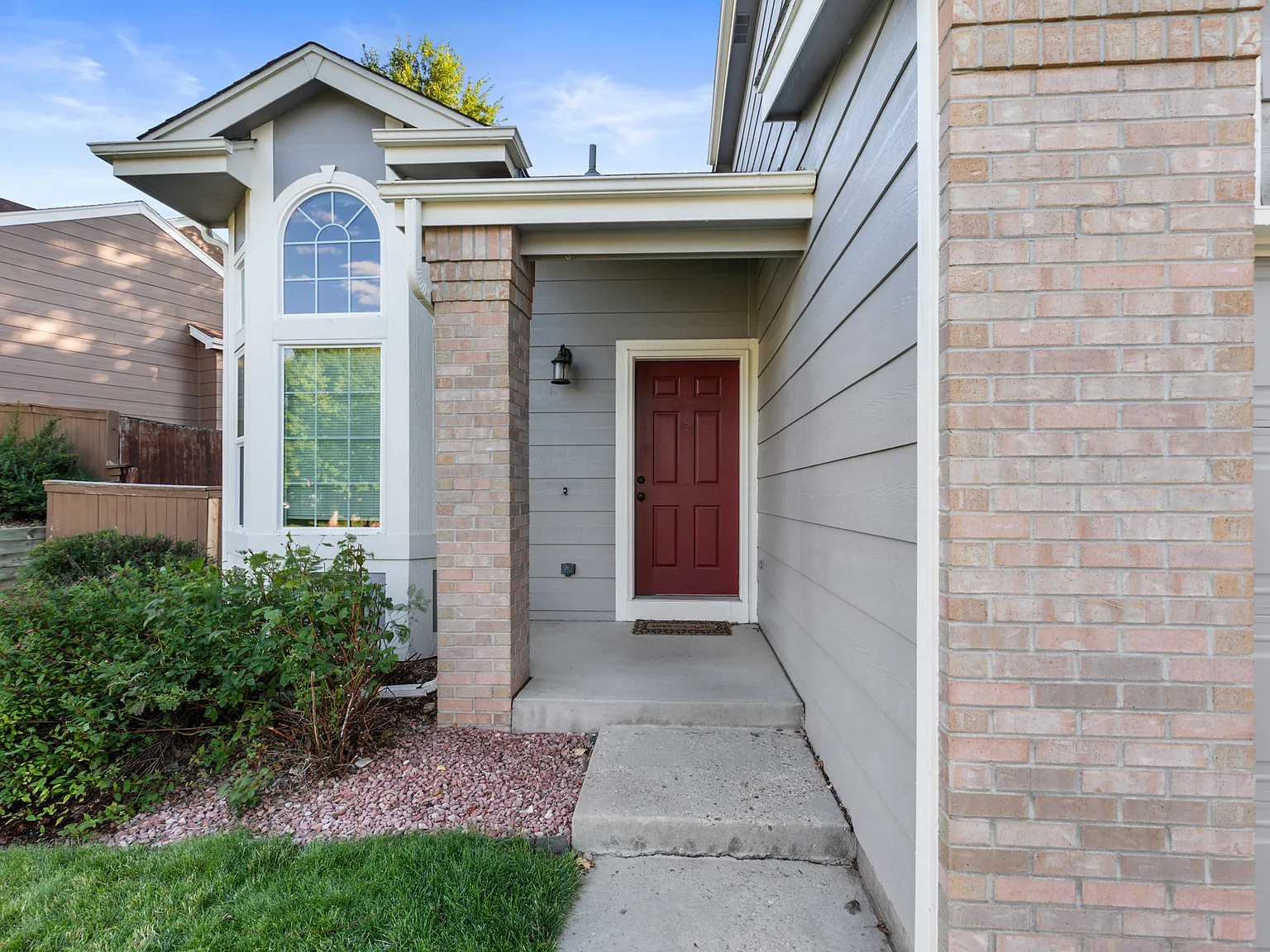 2556 Woodrose Pl — Photo 3