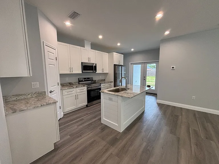 2940 Hall Ave — Photo 4
