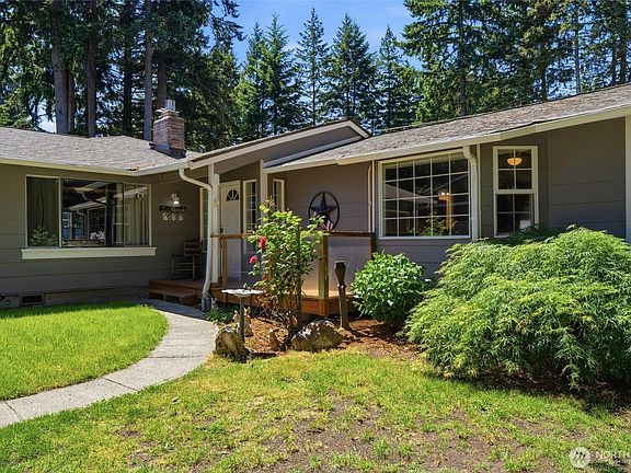 2nd image of 3220 SE Azalea Avenue