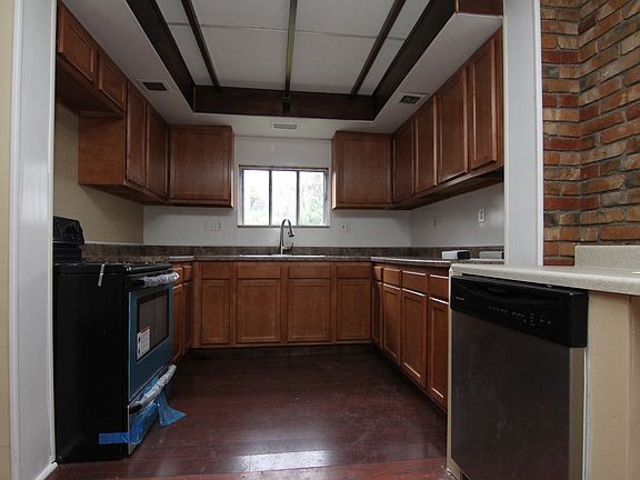 3rd image of 1104 Woodmont Ave