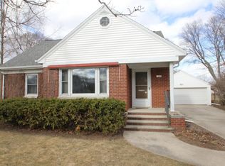 1342 Dousman St, Green Bay, WI 54303