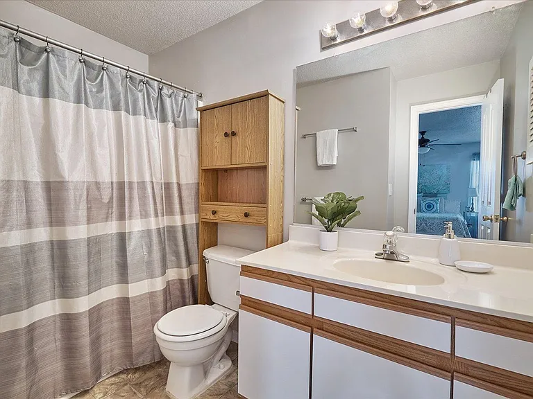 6226 Oakglen Dr — Photo 23