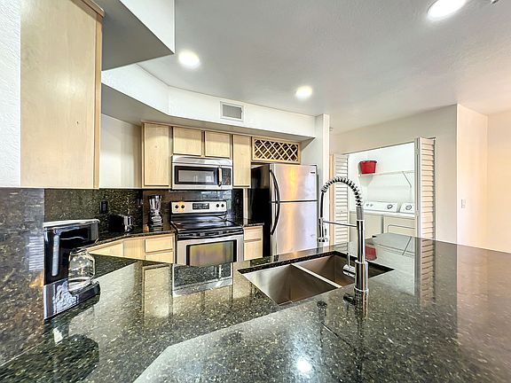 5th image of 7300 Westpointe Blvd