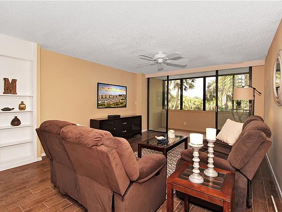 4th image of 2614 Cove Cay Dr Unit 307
