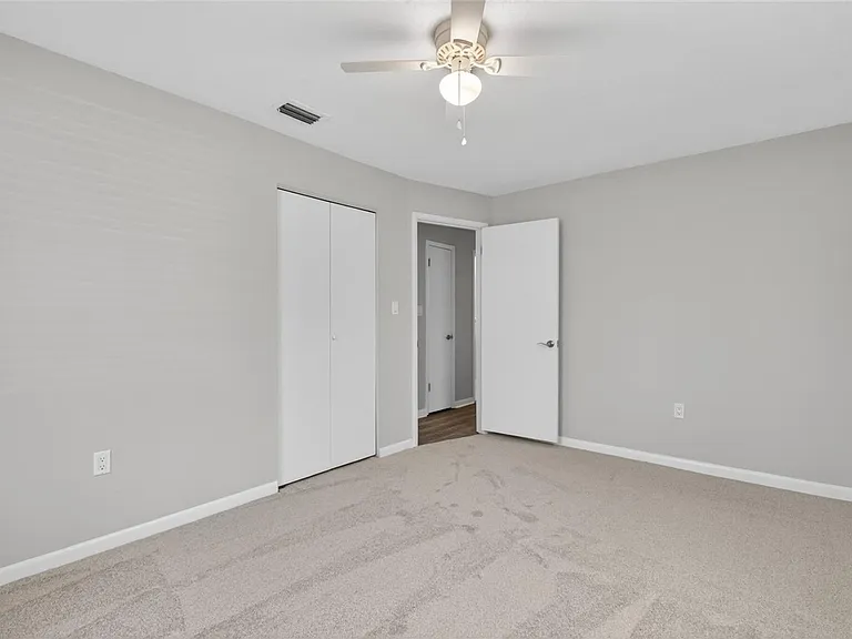 3907 NW 21st St — Photo 25