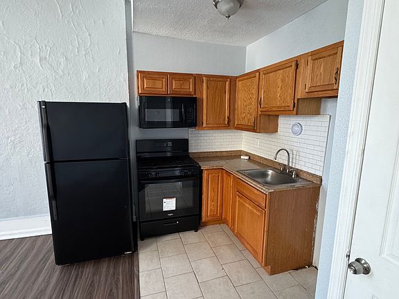 4th image of 3532 California Ave APT 203