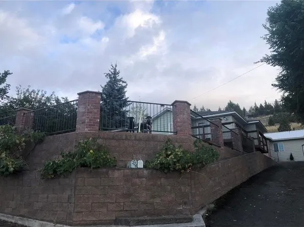 306 SE Hillcrest Dr, John Day, OR 97845