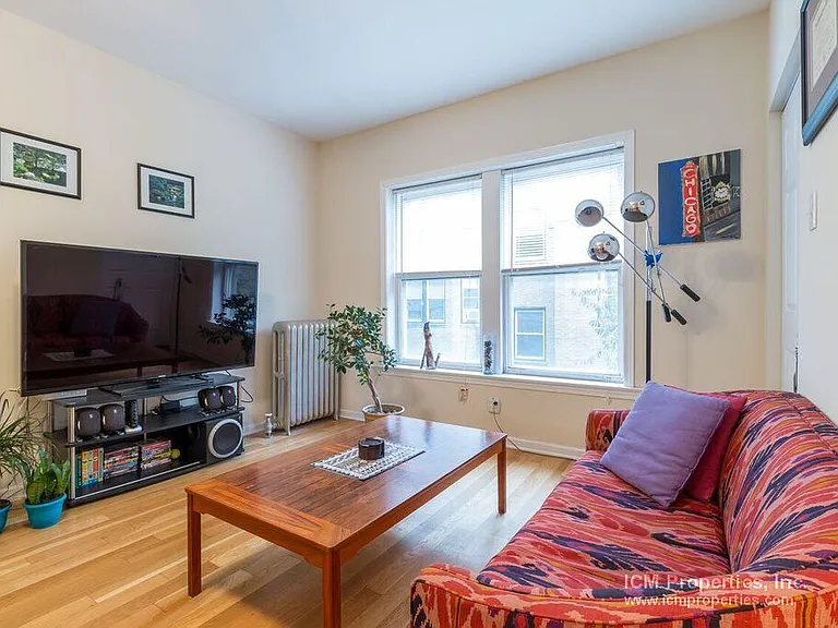 3901 N Pine Grove Ave #3 — Photo 1